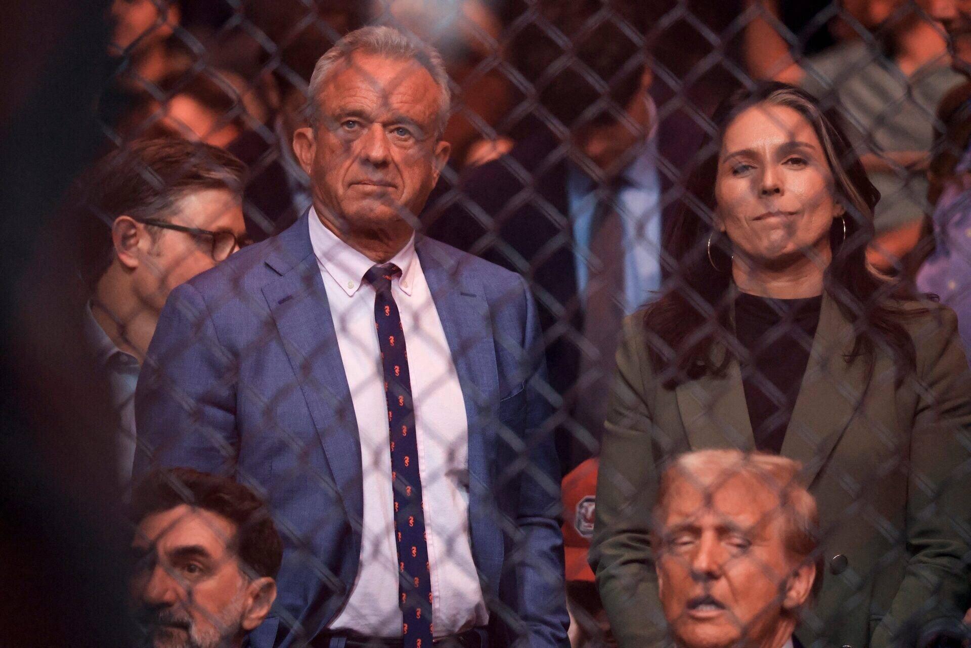RFK Jr et Gabbard derrière Trump à l'UFC 309 au Madison Square Garden à New York, le 16 novembre.