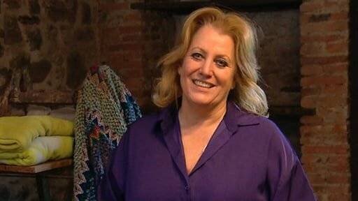 Claudia annonce qu'elle devient grand-mère