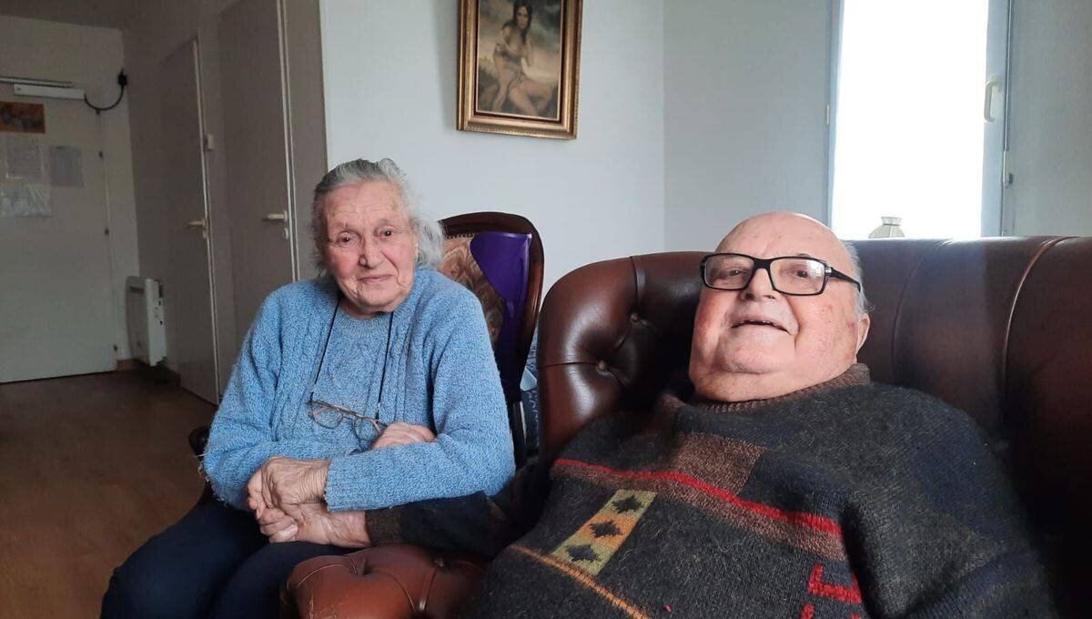 Centenaires en 2025, Mireille et Maurice Marie, deux habitants de Brétignolles-sur-mer en Vendée, entrent dans le 80e année de mariage.