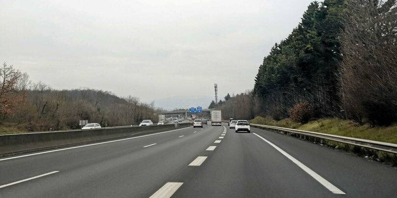 Selon le dernier rapport de l’Observatoire national de la route (ONR), le volume d’investissement (hors grands travaux) par habitant des départements pour l’entretien de leur réseau routier augmente continuellement depuis 2021.