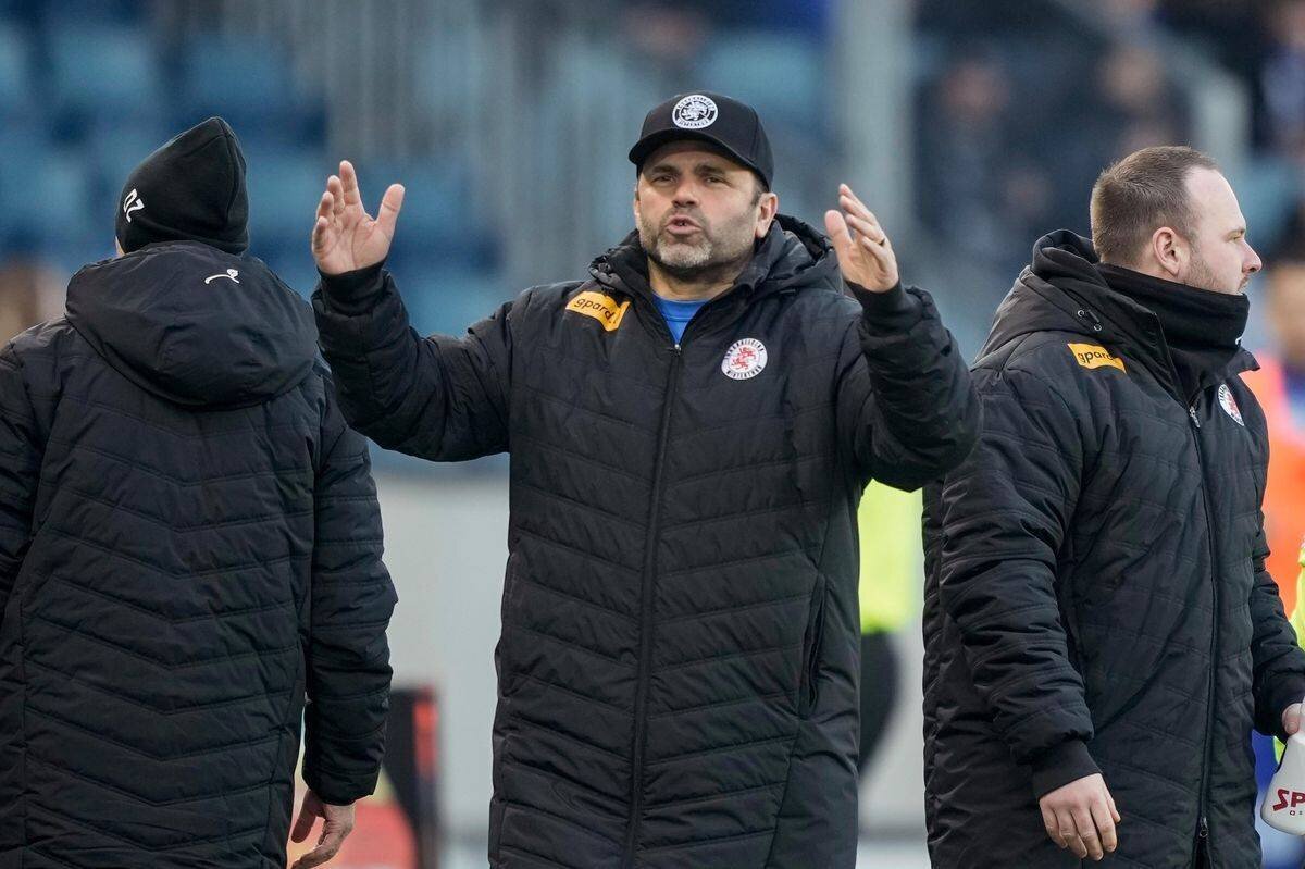 Uli Forte, entraîneur du FC Winterthur, lors d'un match à Luzern le 09 février 2025.