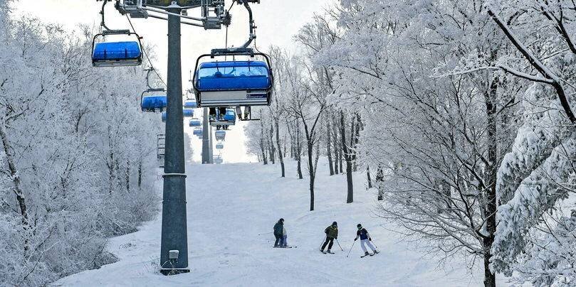 La sensibilité au mal de ski ainsi que les réactions qui la caractérisent peuvent fortement différer selon les personnes.