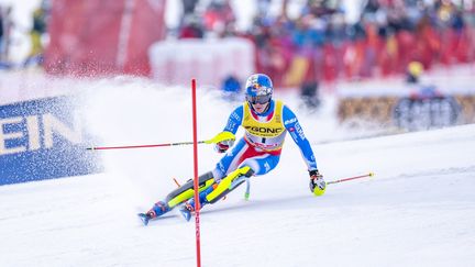 Clément Noël lors de la première manche du slalom des Mondiaux de Saalbach, le 16 février 2025. (AFP)