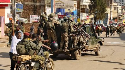 Des combattants du M23 à Bukavu, République démocratique du Congo, le 16 février 2025. (JANVIER BARHAHIGA/AP/SIPA)
