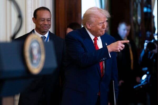 Trump et Tiger Woods à la Maison Blanche pour le Mois de l'Histoire des Noirs