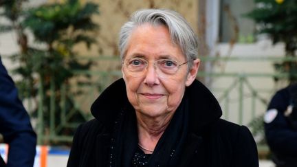 La ministre de l'Education, Elisabeth Borne, lors d'un déplacement à Lyon, le 20 février 2025. (ROMAIN DOUCELIN / NURPHOTO / AFP)