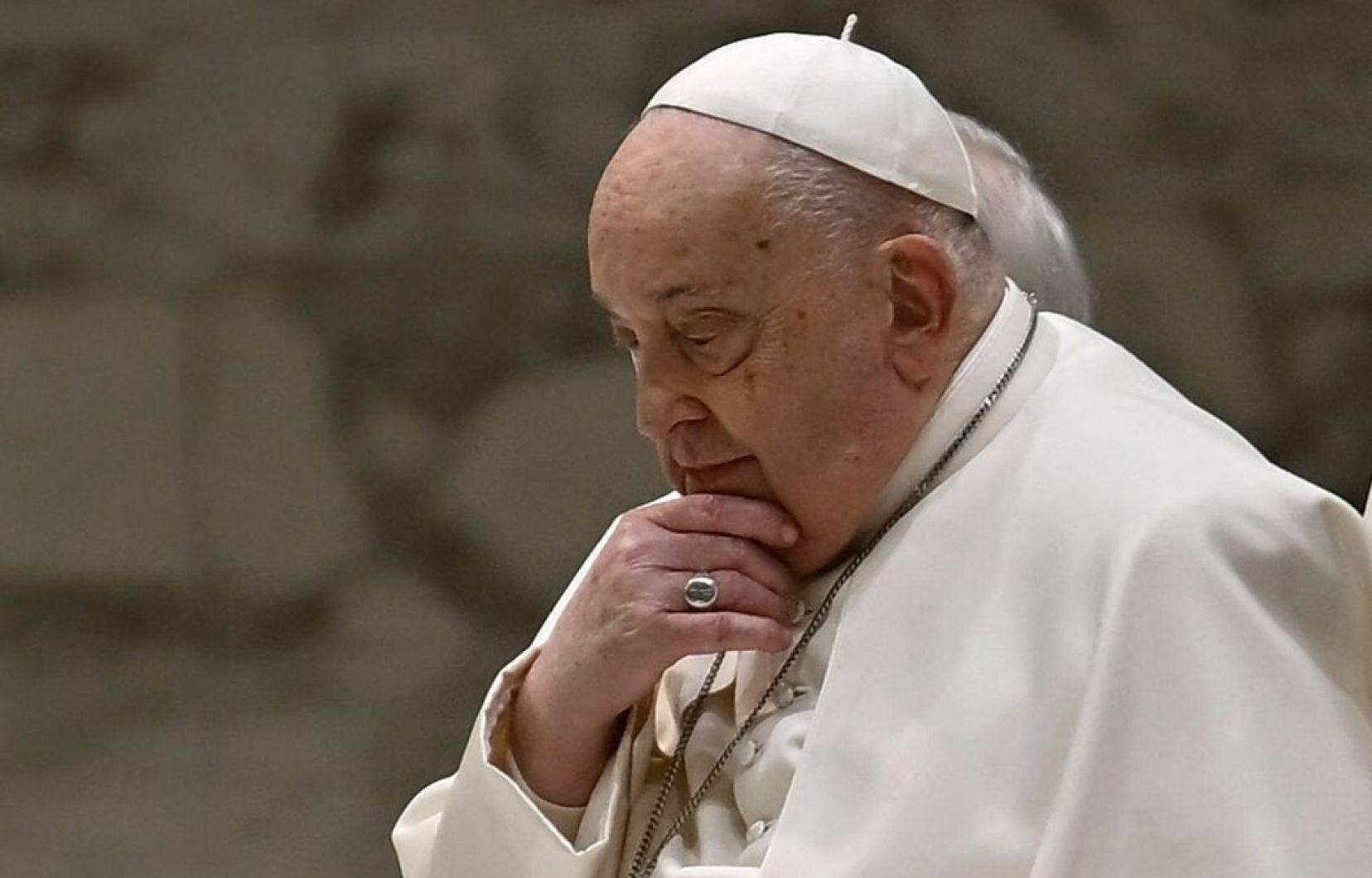 Le pape François assiste à l’audience générale hebdomadaire du 12 février 2025 à la salle Paul-VI au Vatican.