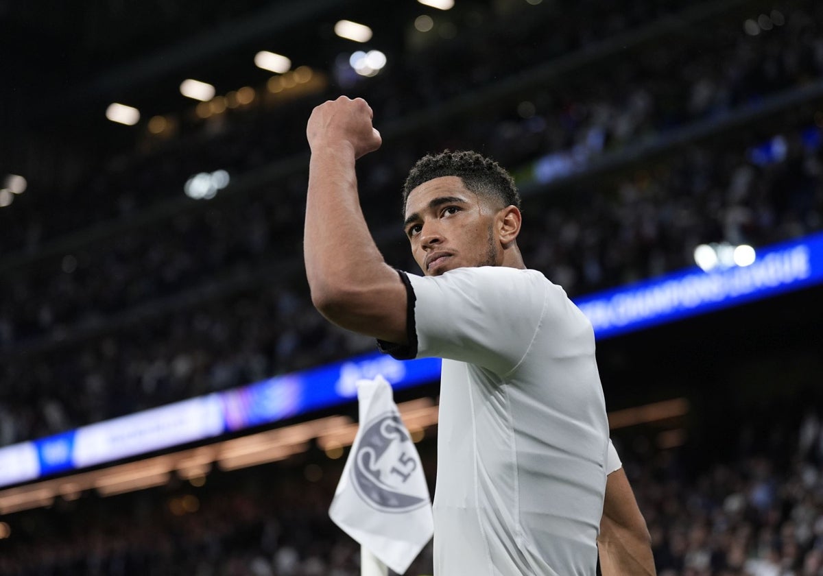 Jude Bellingham célèbre un but avec le Real Madrid.