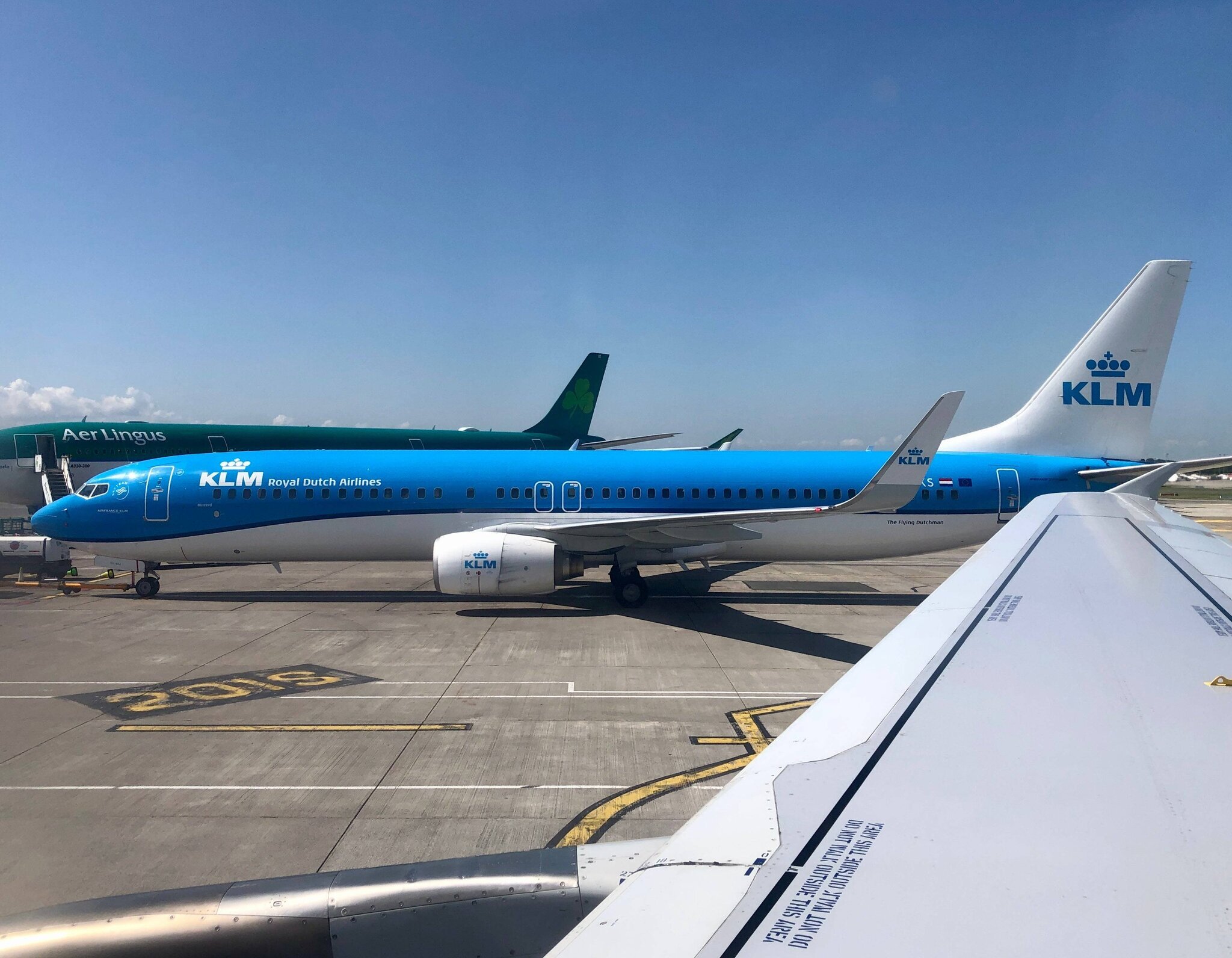 Personnel de KLM refusant l'embarquement à un passager correctement documenté