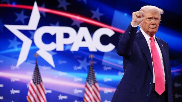 Donald Trump s’est exprimé en rock star au CPAC, samedi 22 février.