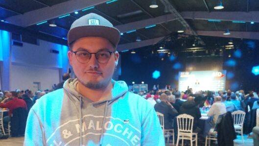 Robert et son sweat 'Travail', au meeting à Marl, février 2025.