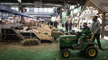 Derniers préparatifs, le 21 février 2025 avant l'ouverture du salon de l'Agriculture (THIBAUD MORITZ / AFP)