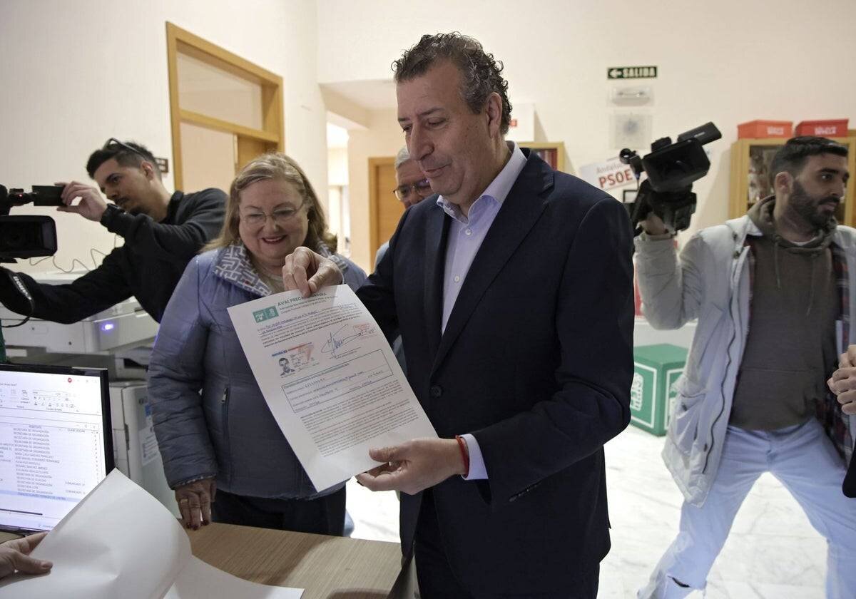 Javier Fernández présente sa précandidature pour le PSOE de Séville