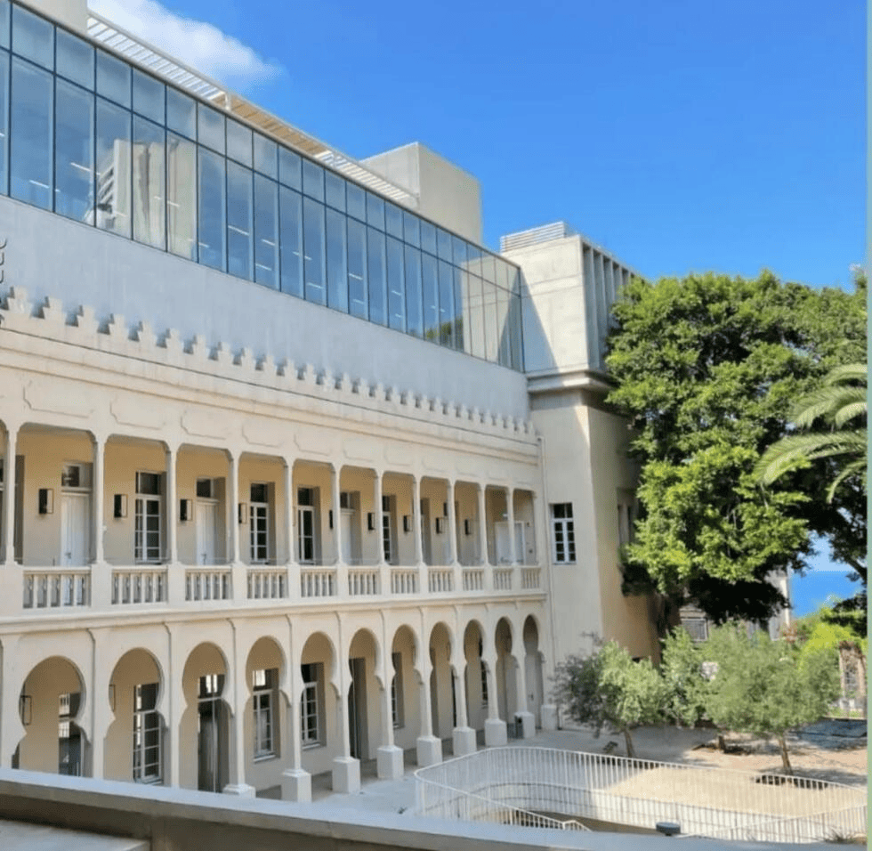 Le nouveau bureau de France Médias Monde à Beyrouth est situé au sein de l'École Supérieure des Affaires