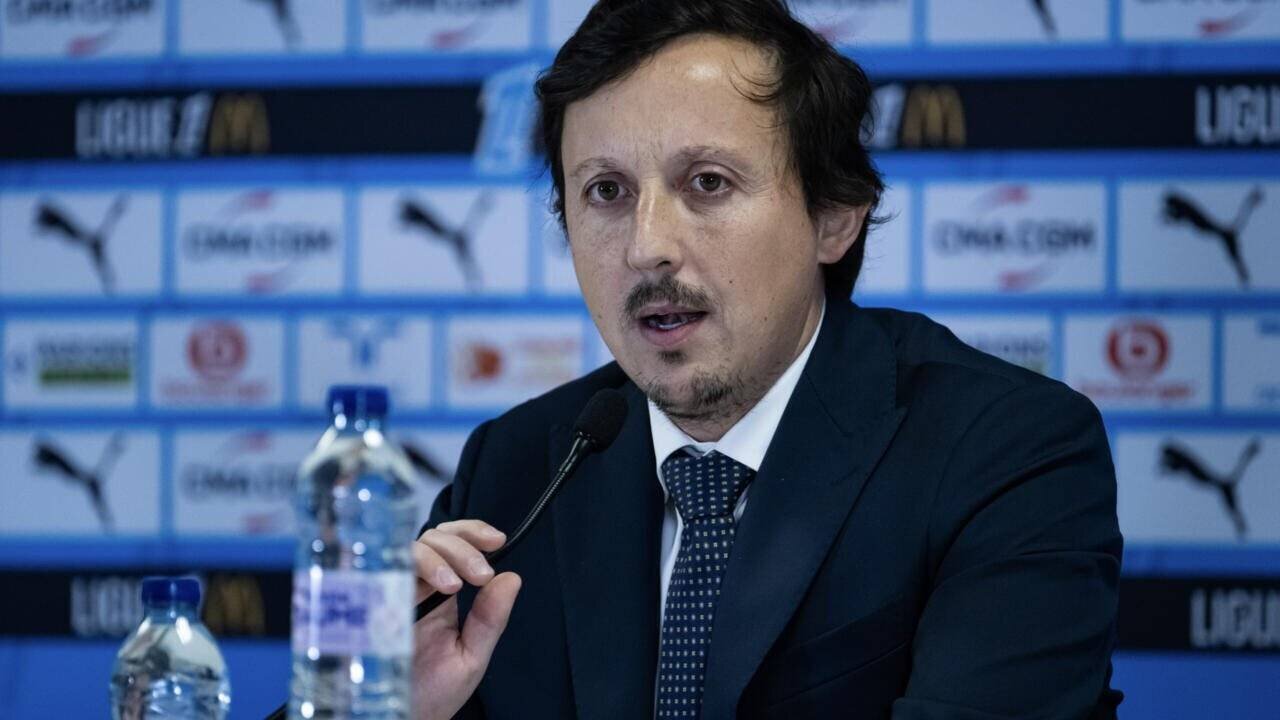 Le président de l'OM Pablo Longoria en conférence de presse au Vélodrome à Marseille, le 18 décembre 2024.