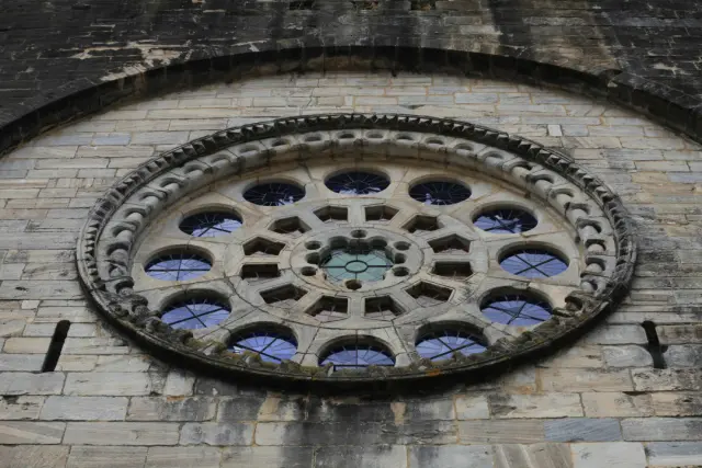 Rosace de l'église de San Nicolás à Portomarín, Lugo (Galice)