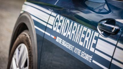 Une voiture de gendarmerie. (LIONEL VADAM / MAXPPP)