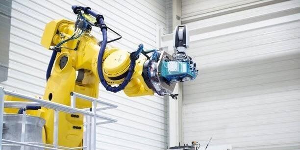 Les tuyères de la fusée Ariane 6 sont fabriquées près de Bordeaux grâce à une ligne de production entièrement robotisée.