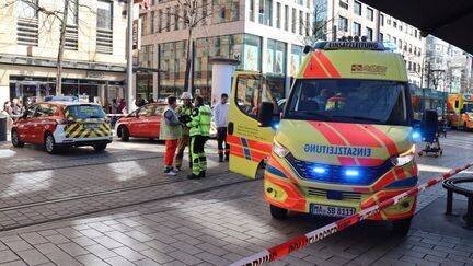 Une ambulance dans le centre-ville de Mannheim, dans le lander de Bade-Wurttenberg, en Allemagne, le 3 mars 2025.