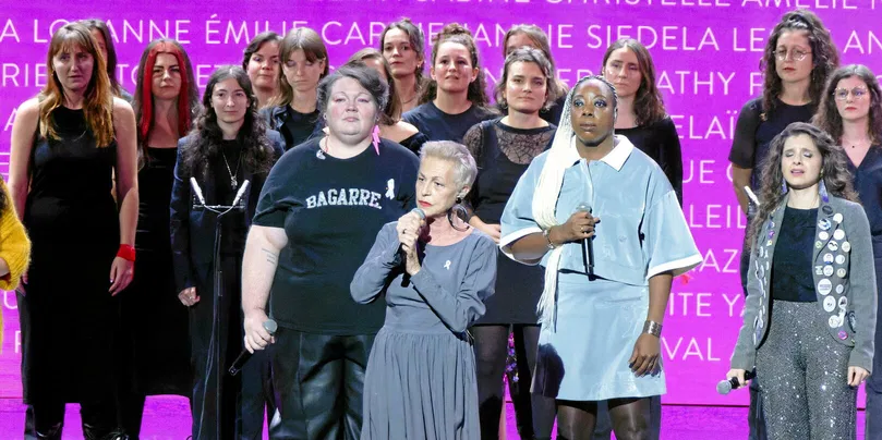 Lio (au centre) s'est fait connaître pour plusieurs tubes dans les années 1970 et 1980.