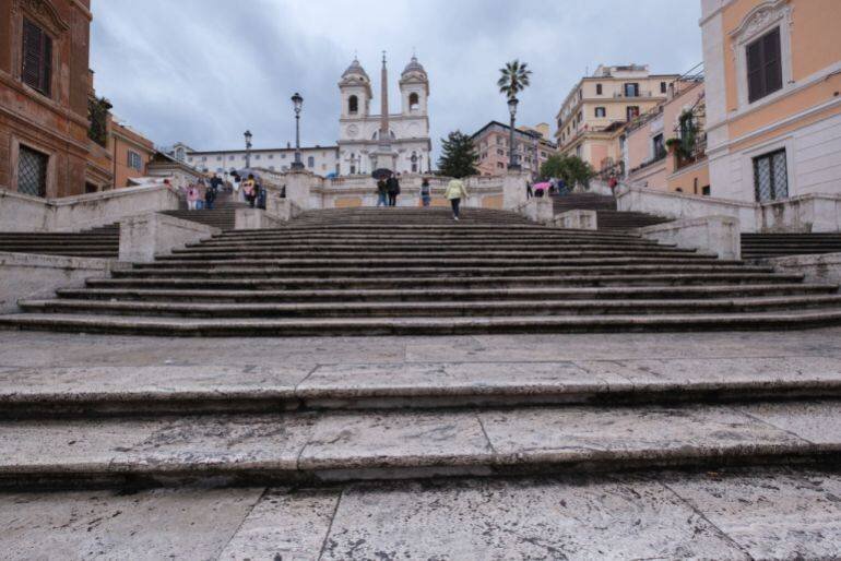 Escalier de la place d'Espagne et église Trinità dei Monti
