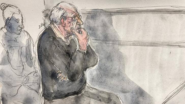 Ce croquis d’audience réalisé le 25 février 2025 montre le chirurgien Joël Le Scouarnec pendant son procès au tribunal correctionnel de Vannes.