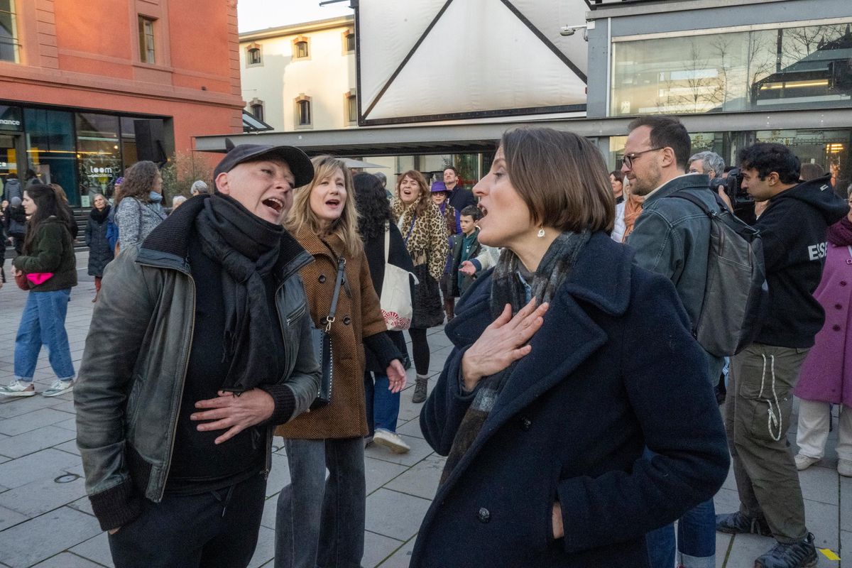 Flashmob au Flon à Lausanne avec les choeurs de l’EJMA et du choeur Auguste