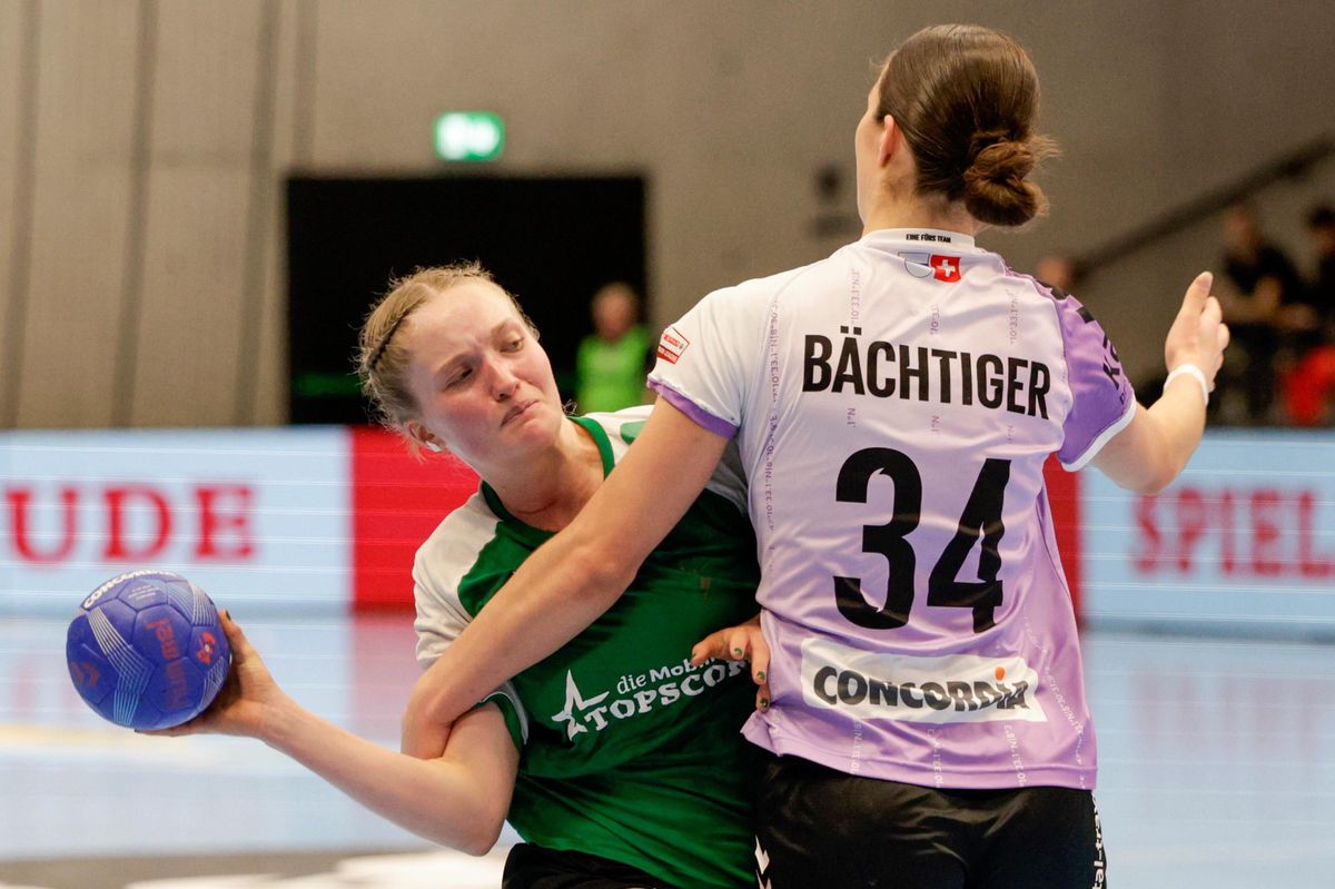 Laurentia Wolff en duel avec Emma Bächtiger lors de la finale de la Coupe de Suisse.