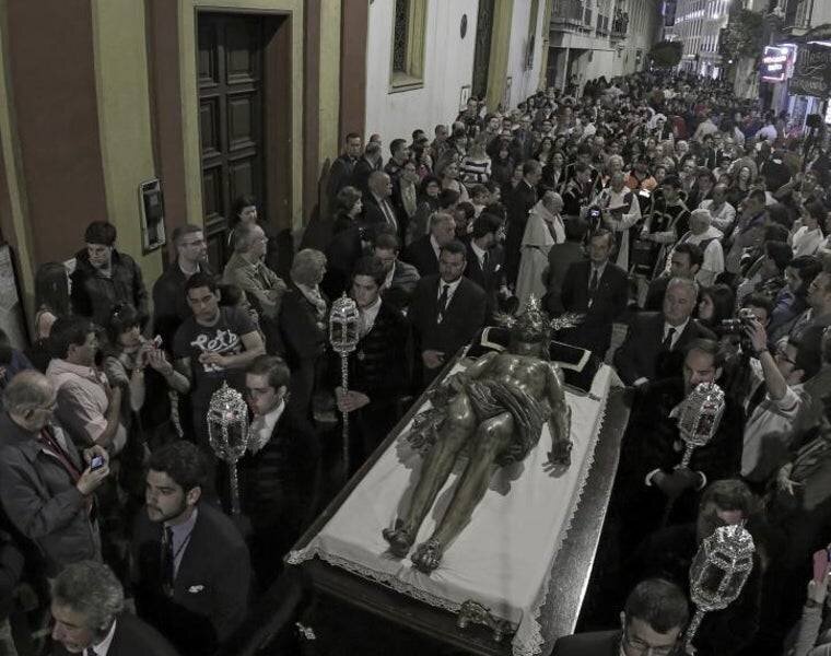 El vía crucis del Santo Entierro