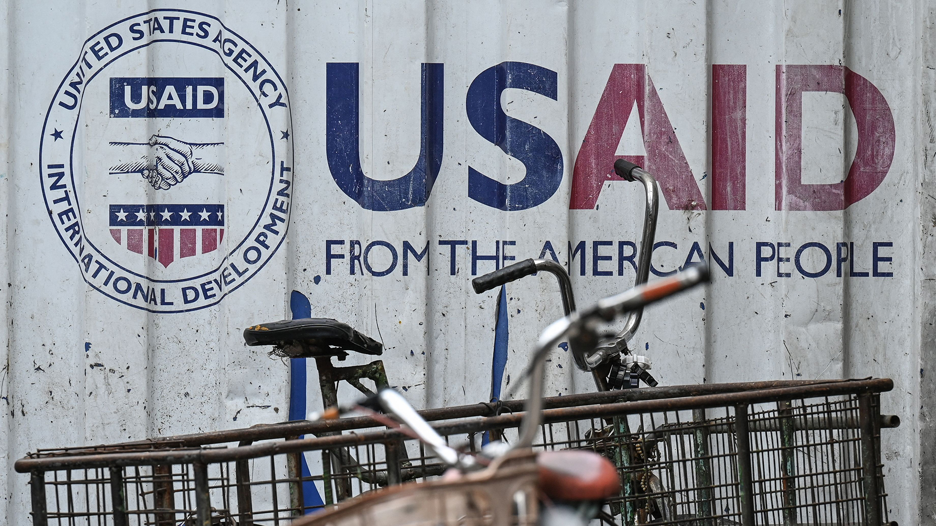 Le logo de l’USAID sur un conteneur de fret. | AFP