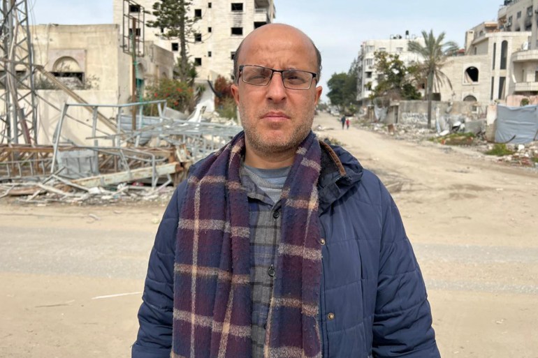 Les gens tentent de panser leurs blessures et d'enterrer les martyrs retrouvés sous les décombres.