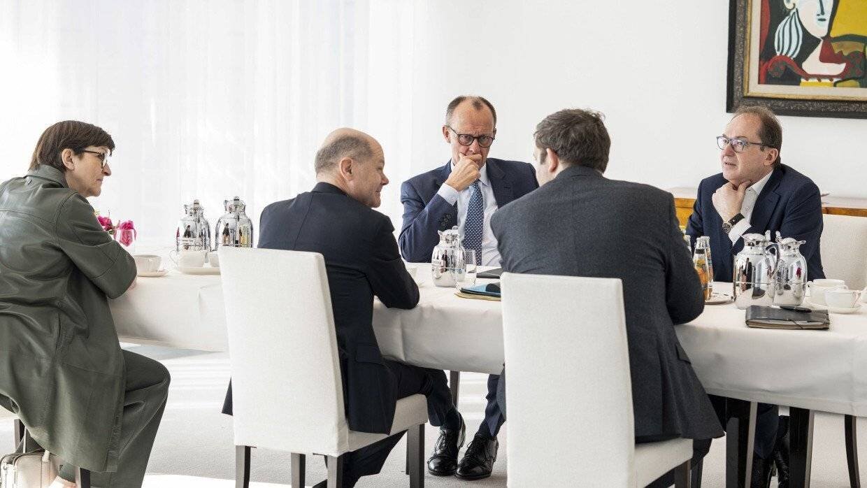 Gespräche von Union und SPD am 5. März in Berlin mit Esken, Scholz und Klingbeil (SPD), Merz (CDU) und Dobrindt (CSU)