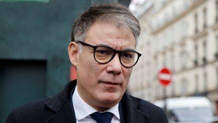 Olivier Faure devant l'Elysée à Paris