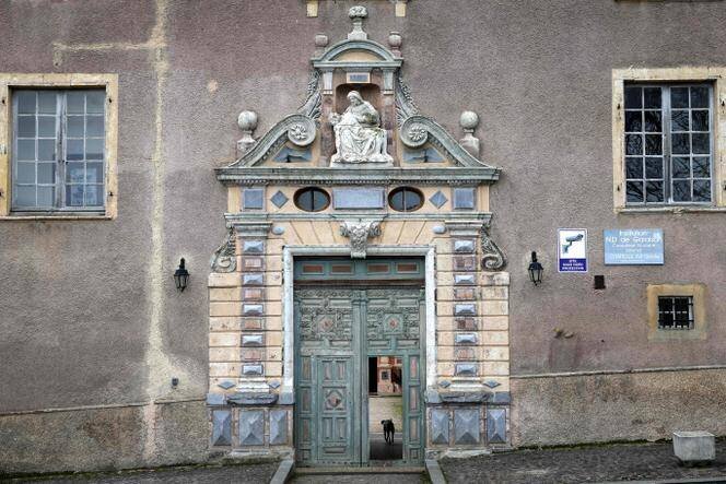 L’entrée de l’école privée catholique Notre-Dame de Garaison, à Monléon-Magnoac (Hautes-Pyrénées), le 27 février 2025.