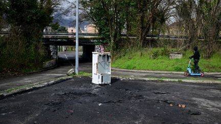 Un membre du 'milieu' grenoblois a été tué mercredi 12 mars sur l'autoroute A41. (OLIVIER CHASSIGNOLE / AFP)
