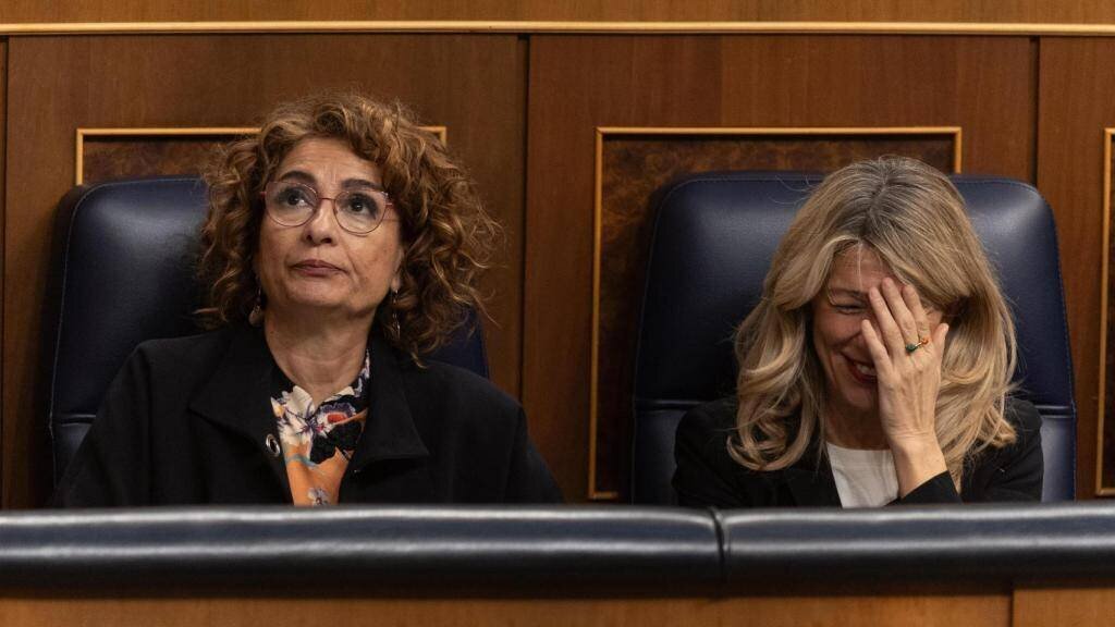 María Jesús Montero y Yolanda Díaz, en el Congreso de los Diputados.
