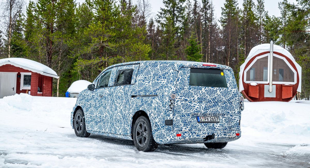 Mercedes-Benz Grossraumlimousine en camouflage pendant les tests.