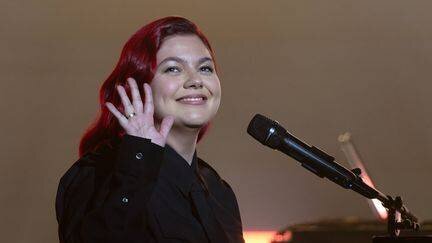 La chanteuse française Louane lors d'un concert à l'Olympia, à Paris, le 8 octobre 2024.