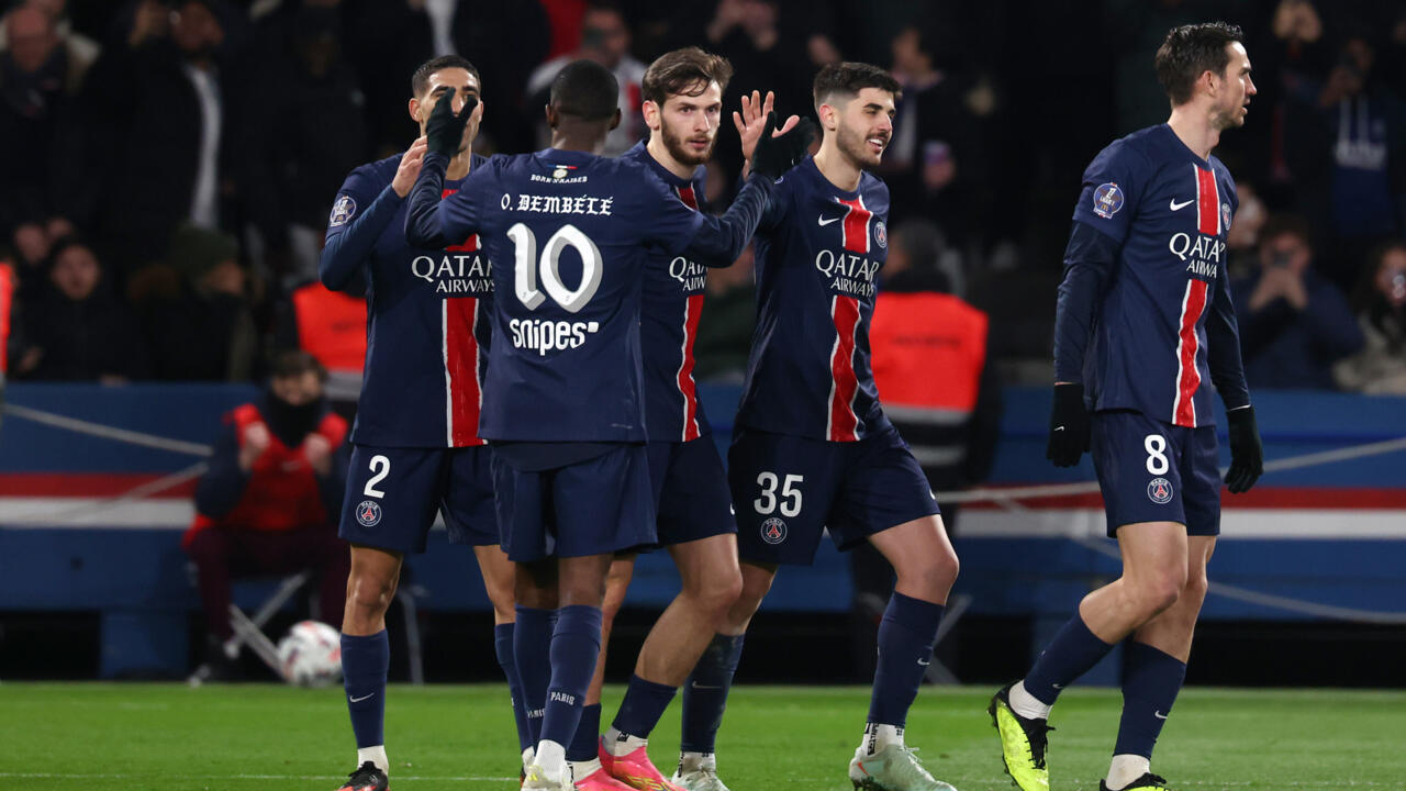 Les joueurs du PSG célèbrent leurs buts lors de la victoire (3-1) contre l'Olympique de Marseille en clôture de la 26e journée de Ligue 1 au Parc des Princes, le 16 mars 2025.