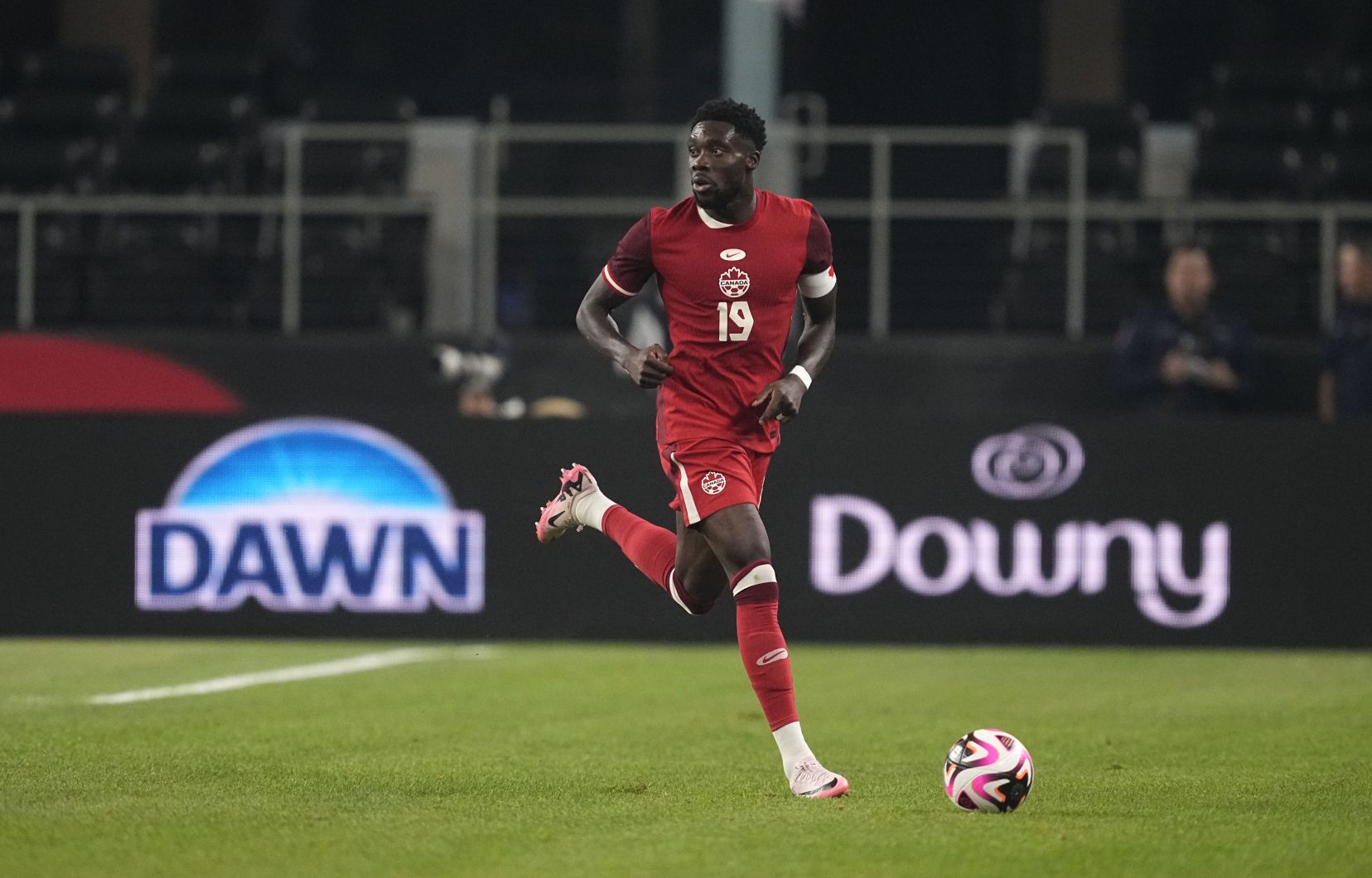 Alphonso Davies fait partie des joueurs de la défense canadienne capables de courir à 37 km/h.