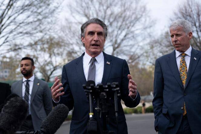 Doug Burgum, ministre de l’intérieur américain, et Chris Wright, ministre de l’énergie, à la Maison Blanche, à Washington, le 19 mars 2025.