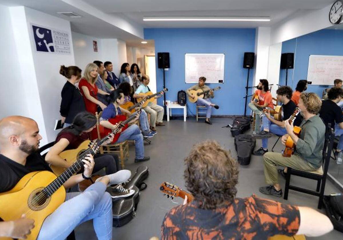 Visite de la conseillère Patricia del Pozo à l'Ecole de Flamenco de la Fondation Cristina Heeren