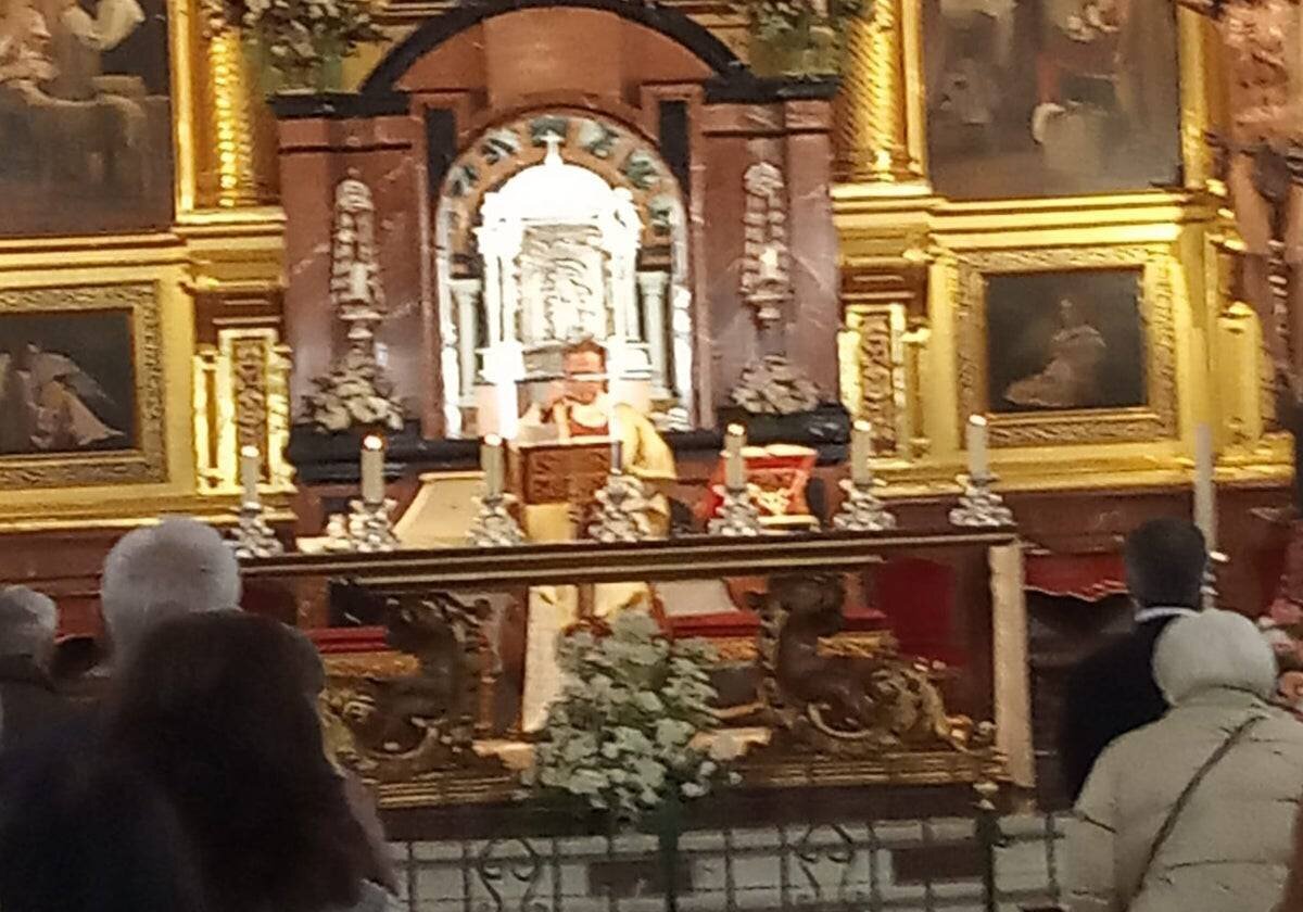 Misa por el día de San José en la iglesia del Señor San José en Sevilla