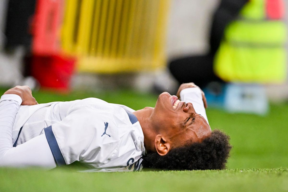 Alvyn Sanches blessé lors du match contre l'Irlande du Nord