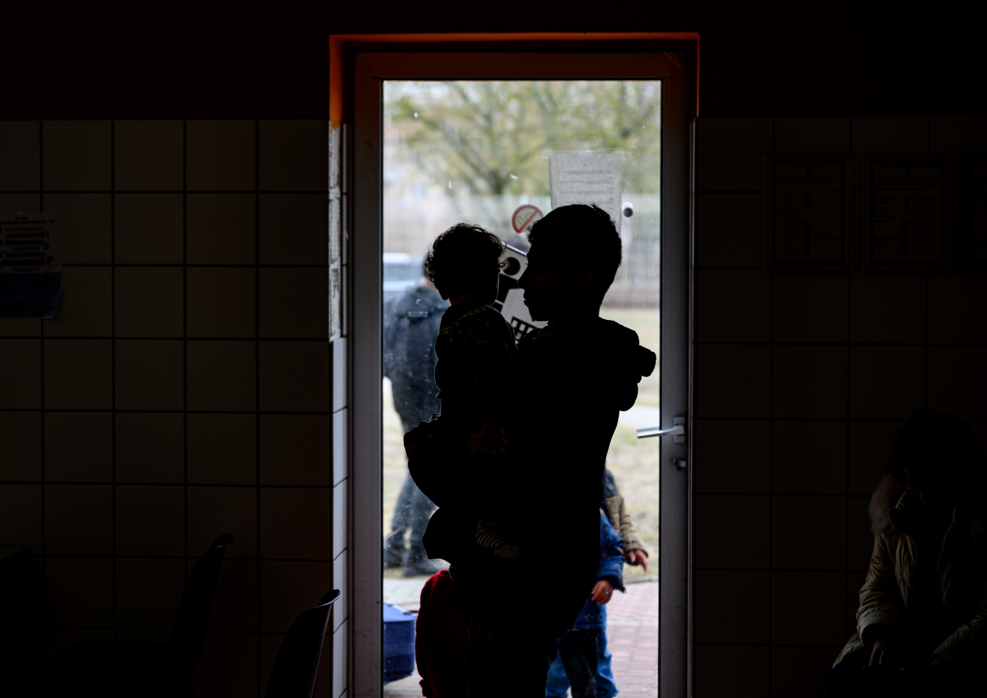 Eisenhüttenstadt: des réfugiés attendent dans une salle d'accueil sur le site de l'Agence centrale des étrangers de Brandebourg (ZABH).