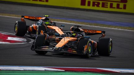 Oscar Piastri et Lando Norris lors du GP de Chine, le 23 mars 2025, à Shanghaï. (XAVI BONILLA / DPPI MEDIA)