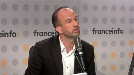 Manuel Bompard, coordinateur national de LFI, député des Bouches-du-Rhône, invité de franceinfo soir mardi 25 mars. (FRANCEINFO / RADIO FRANCE)