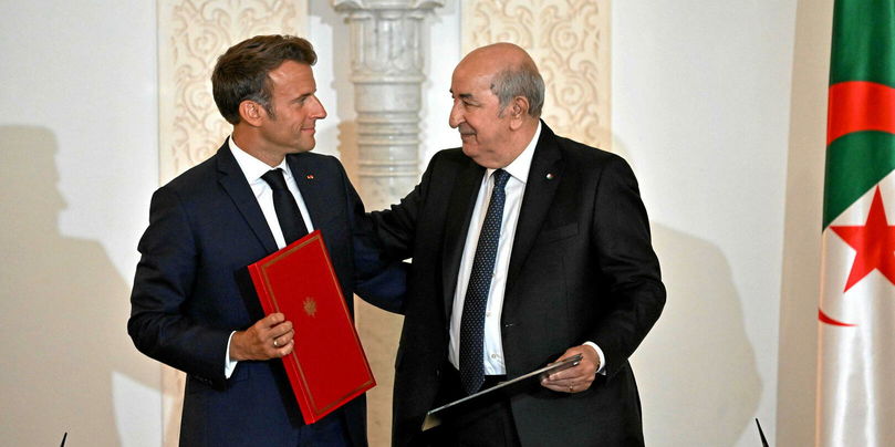 Emmanuel Macron et Abdelmadjid Tebboune en Algérie le 27 août 2022.
