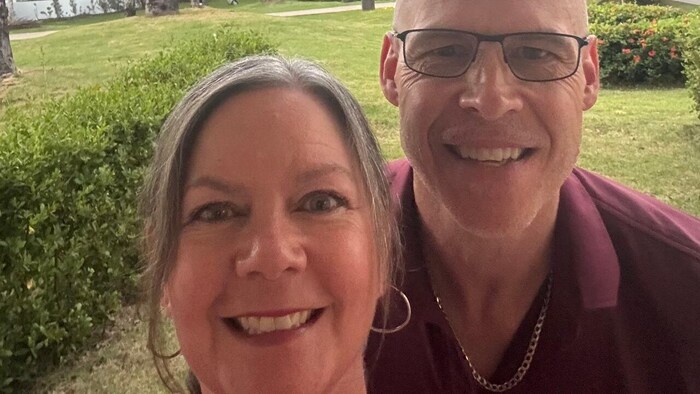 Égoportrait de Jane Wilcox et de David Bennett en République dominicaine.