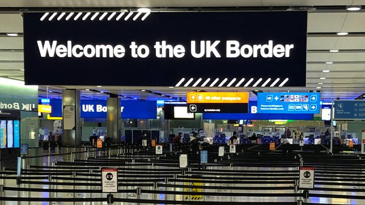 Pour passer la frontière britannique, il faut désormais se munir d’un ETA, un document fourni en ligne pour les voyages touristiques et d’affaires dans le pays.
